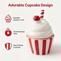 Cremefarbene Keramik-Cupcake-förmige Kerze mit langen Stabkerzen als Tischdekoration für eine beruhigende Atmosphäre