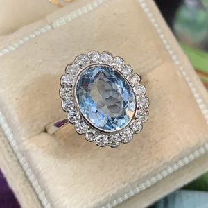 Elegante anello a forma di fiore con pietra ovale blu acqua per donna, design intarsiato, gioielli alla moda - Product Image 6