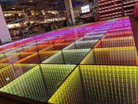 Piste de danse lumineuse LED pour scène, effet miroir infini 3D pour événements et mariages, carrelage magnétique LED pour sol