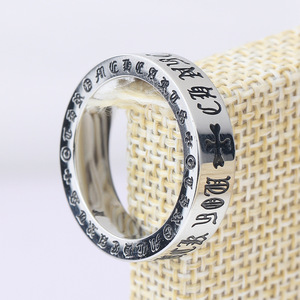 Bague en acier inoxydable 304 de 7 mm avec chiffres romains vieillis, bijou cadeau - Product Image 4