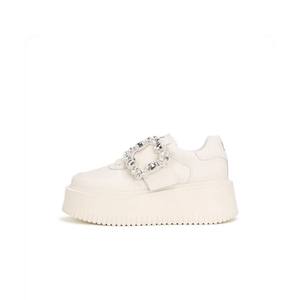 Zapatos de lona blancos de moda para mujer Sheii Su <span class=keywords><strong>Yinyin</strong></span> con hebilla de diamantes adorada ~ Zapatos con plataforma y suela gruesa con hebilla cuadrada de diamantes de imitación - Product Image 4