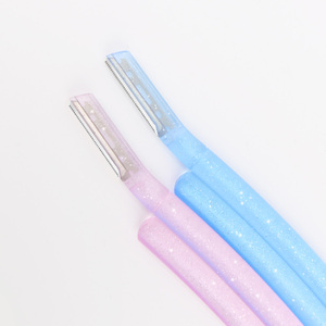 Herramienta <span class=keywords><strong>de</strong></span> Dermaplaning para mujer, maquinilla <span class=keywords><strong>de</strong></span> <span class=keywords><strong>afeitar</strong></span> para cejas con hoja <span class=keywords><strong>de</strong></span> acero inoxidable y mango <span class=keywords><strong>de</strong></span> plástico ABS, Cabeza Cuadrada para un modelado preciso - Product Image 2