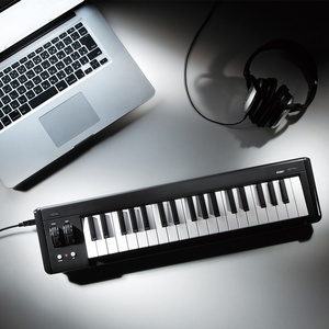 Teclado MIDI Portátil de Metal KORG MICROKEY2 de 25, 37, 49 y 61 Teclas - Product Image 2