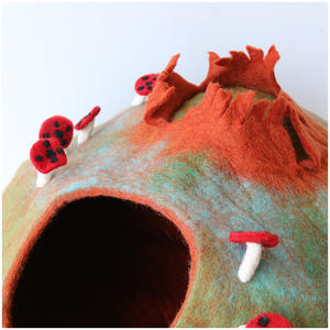 Hochwertige, Handgefertigte, Faltbare Katzenhöhlen aus Filz und Wolle – Umweltfreundliche, Individuelle Höhlenbetten für den Innenbereich - Product Image 2