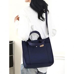Échantillon gratuit Sac décontracté de haute qualité Sac fourre-tout quotidien Sac à bandoulière pour femme Sac de voyage multi-poches tendance - Product Image 2