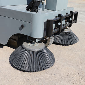 Yüksek kaliteli endüstriyel zemin süpürme üç tekerlekli bisiklet yol temizleme makinesi satılık süpürgesi araba üzerinde binmek - Product Image 4