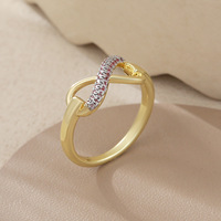 Bague Croix Ajourée en Cuivre Plaqué Or 18 carats avec Zircons Micro-Pavés, Design Boucle Infinie, Qualité Supérieure, Polyvalente et Tendance pour Femme