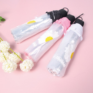 Vente en gros de <span class=keywords><strong>parapluie</strong></span> pliable en PVC <span class=keywords><strong>transparent</strong></span> blanc avec petites marguerites 8k automatique au design moderne pour étudiants LOGO personnalisé - Product Image 4
