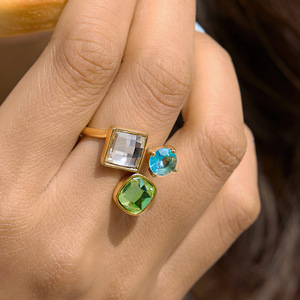 Bague en acier inoxydable plaqué or 18 carats avec zircone cubique, style européen-américain, design sophistiqué, bijoux empilables pour femmes - Product Image 3