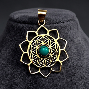 Colgante de piedra turquesa con diseño de flor, semilla de lubina de la vida, indio, Tribal - Product Image 1