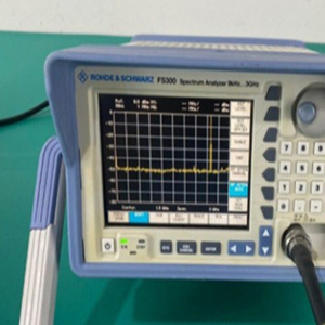 เครื่องวิเคราะห์เครือข่าย FS300 Rohde & Schwarz 3G  9kHz-3GHz มือสอง - Product Image 4