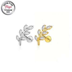Boucles <span class=keywords><strong>d</strong></span>'oreilles Freya Cross, piercing labret, titane de qualité implant ASTM F136, clous <span class=keywords><strong>d</strong></span>'oreilles à dos plat pour femmes, clous <span class=keywords><strong>d</strong></span>'oreilles pour hélix et tragus - Product Image 3
