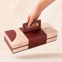 Boîte de luxe personnalisée en carton avec poignée et compartiments pour sauce, idéale pour pâtisseries, tiramisu, gâteaux au fromage et desserts de boulangerie