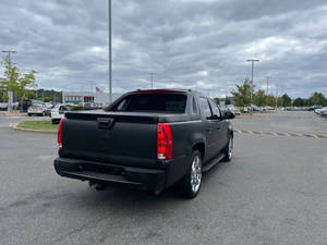 รถมือสองปี 2012 รุ่น Escalade EXT AWD Luxury 4 ประตู แบบกระบะ  เบาะหนัง กล้องมองหลัง พวงมาลัยซ้าย หลังคาซันรูฟ ไม่เคยเกิดอุบัติเหตุ - Product Image 4