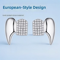 Paire de Grillz Géométriques en Cuivre Plaqué Or 18K avec Zircon, Style Hip Hop, pour Deux Dents |   Grillz en or personnalisés en gros pour hommes et femmes