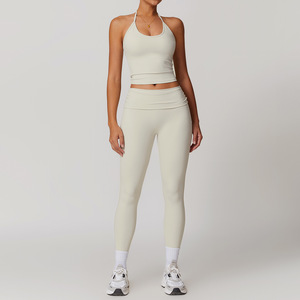 طقم يوجا رائج لعام 2025 يتكون من توب بحمالات وبنطلون يوجا عالي الخصر للنساء - Product Image 5