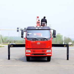 Grue à flèche rigide haute performance FAW JH6 de 8 à 10 tonnes montée sur camion avec benne de chargement pour la logistique - Product Image 5