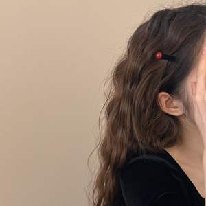 Pinza para el pelo de <span class=keywords><strong>mujer</strong></span> estilo coreano, hecha a mano, con perlas rojas y concha, suave, linda y dulce, con borde de flecos flocados, accesorios para el <span class=keywords><strong>cabello</strong></span>, novedad - Product Image 2