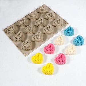 Molde de Silicona en Forma de Corazón Pequeño, Herramientas para Pasteles, Material Desechable y Ecológico de Grado Alimenticio, Diseño Único para Pasteles y Dulces - Product Image 4