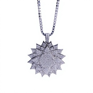 Colgante con forma de flor, chapado en plata, aleación con micro pavé de diamantes de imitación, estilo hip hop, joyería unisex, regalo. - Product Image 1