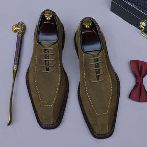 Chaussures décontractées pour hommes en cuir suédé noir faites à la main avec semelle en caoutchouc, rehaussantes, antidérapantes, pour usage professionnel - Product Image 3