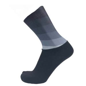 2023 Solid Semua Alasan Pria dan Wanita Manset Silikon Anti Slip OEM Jalan Bersepeda Kaus Kaki Bernapas Kru Bersepeda Menjalankan Kaus Kaki Olahraga - Product Image 3