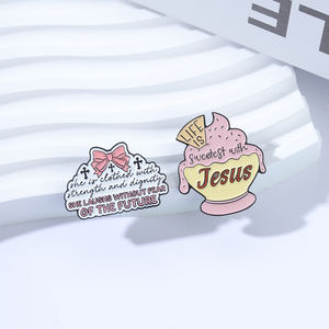 La vida es más dulce con Jesús, pin esmaltado, fe cristiana, Biblia, lazo, cruz, ella se ríe sin temor al futuro, broche, joyería - Product Image 3