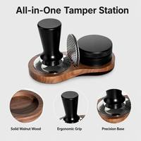 Suporte Organizador de Estação para Tamper de Café em Madeira de Nogueira com Compartimento para Ferramentas para Máquinas de Café de 51mm, 53mm e 58mm - Ideal para Baristas e Cozinhas