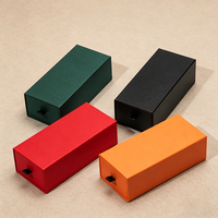 Boîtes cadeaux coulissantes multicolores personnalisées OEM ODM en carton rigide avec languettes de tirage, gaufrage et doublure en éponge pour bijoux et petits cadeaux