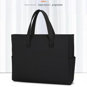 Maletín Oxford para Mujer, Bolso de Moda para Salir, Bolso de Mano Suave, Venta al por Mayor, Negro, con Logotipo Personalizado Impreso, Bolso para Portátil con Diseño de Nailon. - Product Image 1