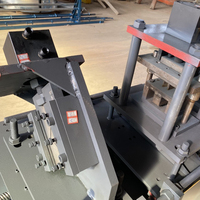 Machine de formage de tuiles en acier galvanisé pour la fabrication de poutrelles, avec moteur à engrenages et pompe
