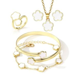 Nuevo Conjunto de Joyería de Lujo para Mujer, Chapado en Oro de 18K, Diseño de Flor de la Suerte con Circones, Incluye Pulsera, Anillo, Aretes y Collar, a la Moda - Product Image 1