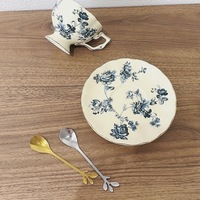 Ensemble tasse et soucoupe rétro romantique pour le thé de l'après-midi, style vintage, mug en céramique de luxe léger avec ouverture large, motif floral bleu, 220 ml
