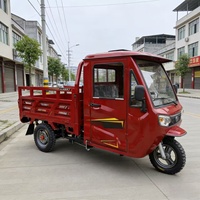 Tricycle cargo à essence résistant aux intempéries, construction robuste, capacité de charge élevée, idéal pour la livraison rurale