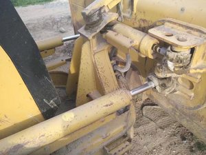 Bulldozer Usado D5K/D5H/D5M/D5G/D6M/D6H/D6R/D7H/D7R con Capacidad de Aplicación de Aserrín de 4.3m y Sistema de Monitoreo Remoto para Construcción - Product Image 6