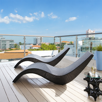 Chaise de salon moderne en métal durable pour la maison, le bureau et l'extérieur, design capitonné fait main