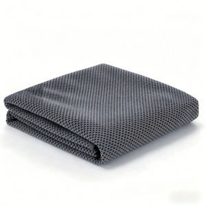 Serviette de sport rafraîchissante instantanée portable en microfibre douce et respirante avec logo personnalisé pour la gym, la course à pied, le cyclisme et les activités de plein air - Product Image 1
