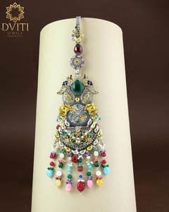 Ensemble de bijoux traditionnels Juda Design exquis pour les mariages avec pendentifs et breloques à la mode fabriqués en Inde - Product Image 1