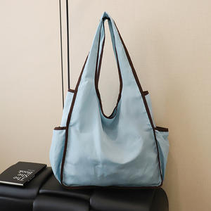 กระเป๋าช้อปปิ้งโพลีเอสเตอร์แบบพับได้ กันน้ำ สะพายไหล่เดียว แฟชั่นสั่งทำขายส่ง - Product Image 6