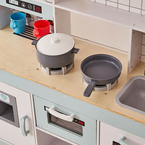 Cocina de Juguete de Madera para Niños con Máquina de Hielo, Utensilios de Cocina, Estufa con Luz y Sonido - Product Image 5