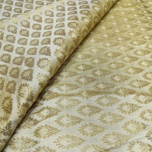 Tela Brocada Ligera y Transpirable de Diseño, Textil Tejido con Patrón de Lujo para Prendas de Moda, Blusas, Lehengas, Manualidades y Costura - Product Image 5