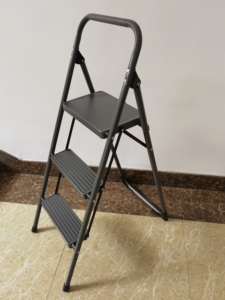 Échelle en acier 150kgs à deux marches pour échelles pliantes d'escalade portatives polyvalentes d'intérieur et d'extérieur - Product Image 3