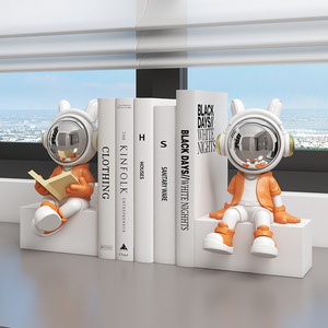 Sujetalibros de astronauta de resina, 2 piezas, diseño contemporáneo para decoración de estanterías y escritorios, uso para adultos - Product Image 2