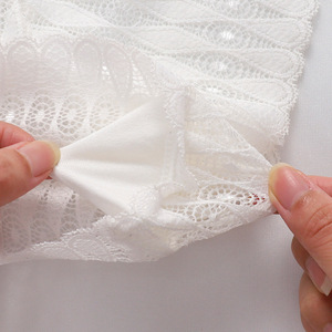 Ropa interior de encaje transparente sexy para mujer al por mayor, bragas de cintura media-baja con diseño de triángulo grande cruzado - Product Image 4