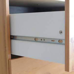 Explore nuestra gama de armarios espaciosos y elegantes. Maximice el almacenamiento del dormitorio con soluciones de armario personalizables disponibles. - Product Image 6