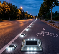 Penanda Jalan LED Tenaga Surya dari Aluminium untuk Keselamatan Jalan Raya, Penunjuk Jalur Reflektif, dan Penerangan Area Parkir Luar Ruangan