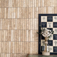 Carreaux de mosaïque en pierre de travertin naturel en bande linéaire 300x300mm pour revêtement mural de salle de bain, îlot de cuisine
