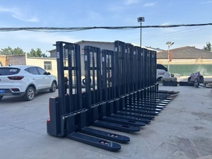 Transpaleta Eléctrica WELIFTRICH de 2000 kg, Ancho de Horquilla de 200 mm, Batería de Iones de Litio Semi-Eléctrica Inteligente, Panel de Visualización con Bloqueo Eléctrico - Product Image 5