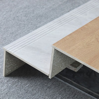 Carrelage en porcelaine imitation bois antidérapant pour escaliers 120*30 cm, finition mate, pour escaliers extérieurs