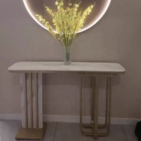Table d'appoint moderne en acier inoxydable doré, table décorative de luxe en marbre pour hall d'hôtel, meuble d'appoint en métal, console d'entrée